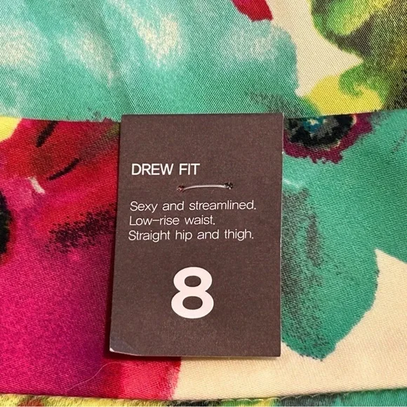 NWT The Limited Drew Fit Floral Shorts - Size 8 - Picture 5 of 8